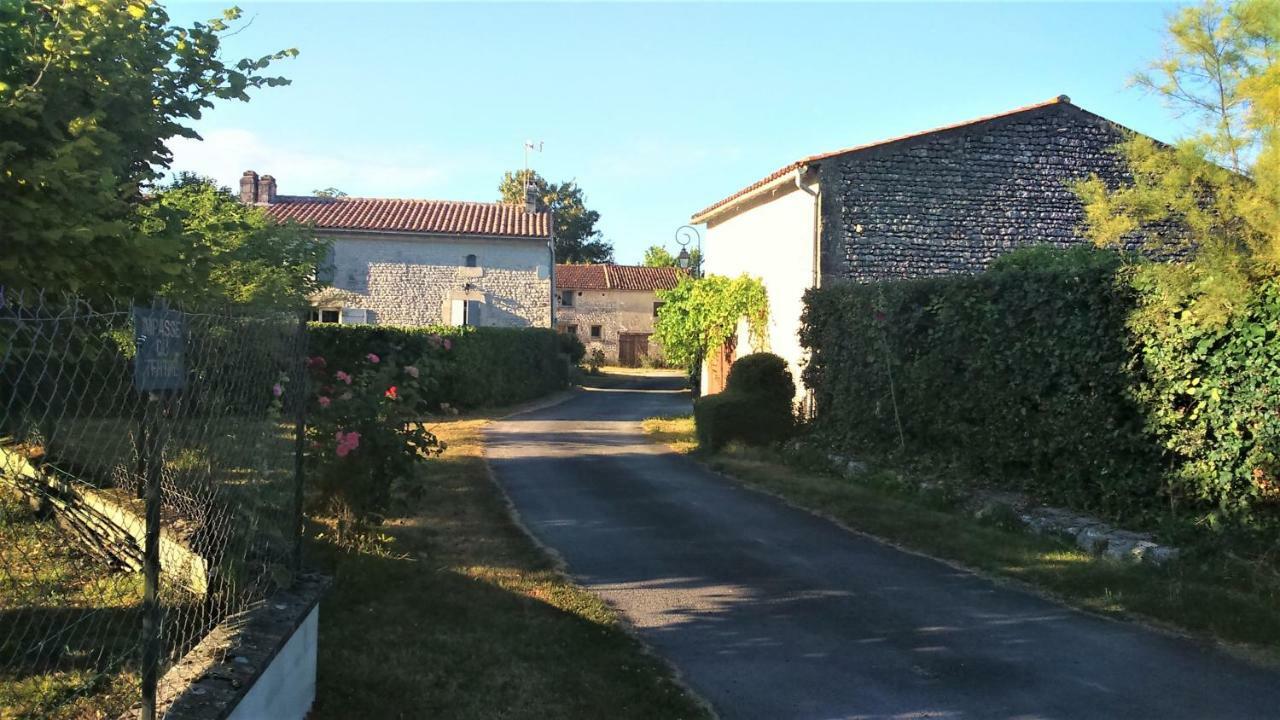 Les Gites Du Vigneron Et Cd'H Saint-Seurin-de-Palenne 外观 照片